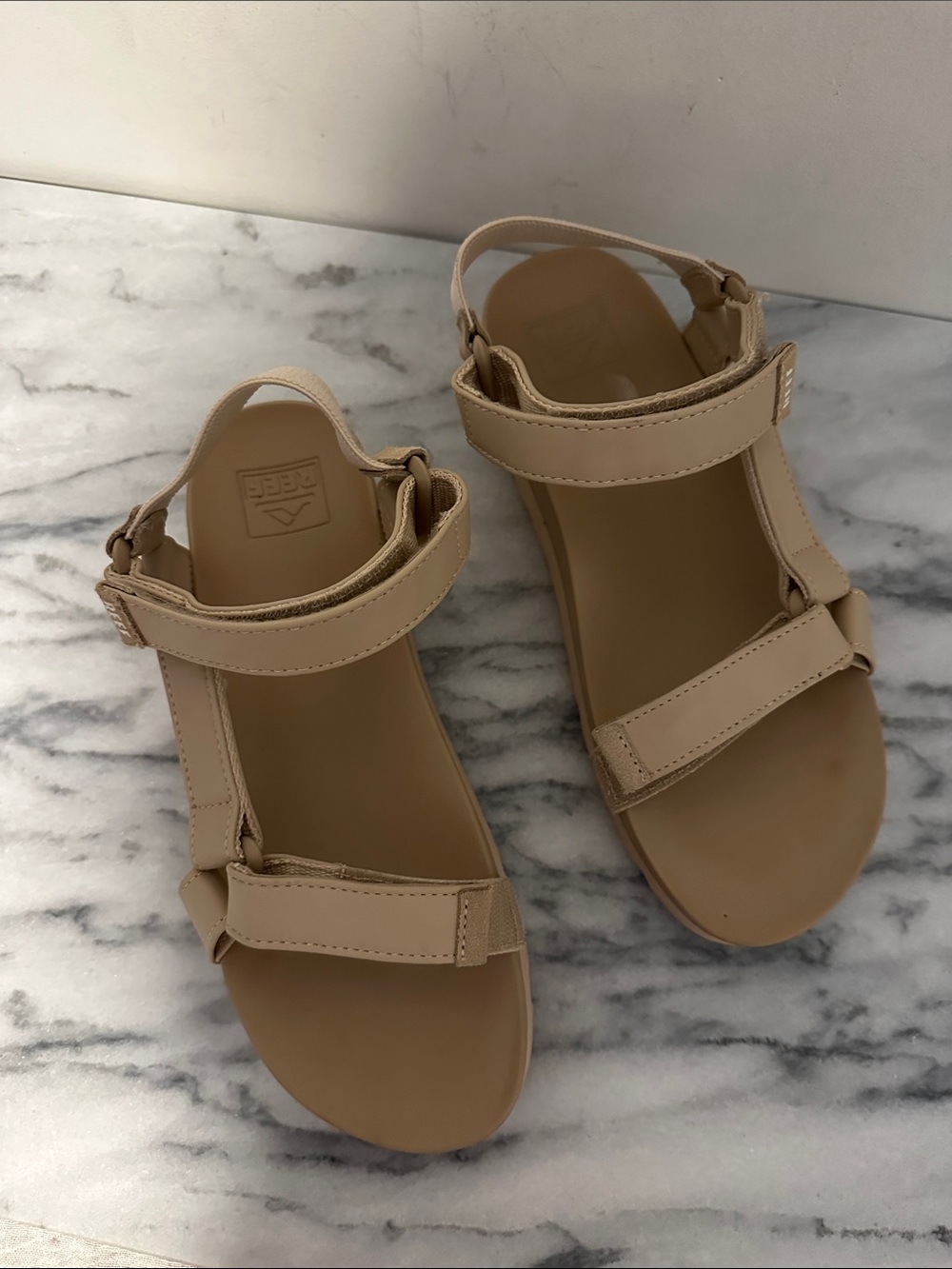 REEF Cushion Rem Hi Womens Platform Sandals Beige Flatform Ankle Strap size 8